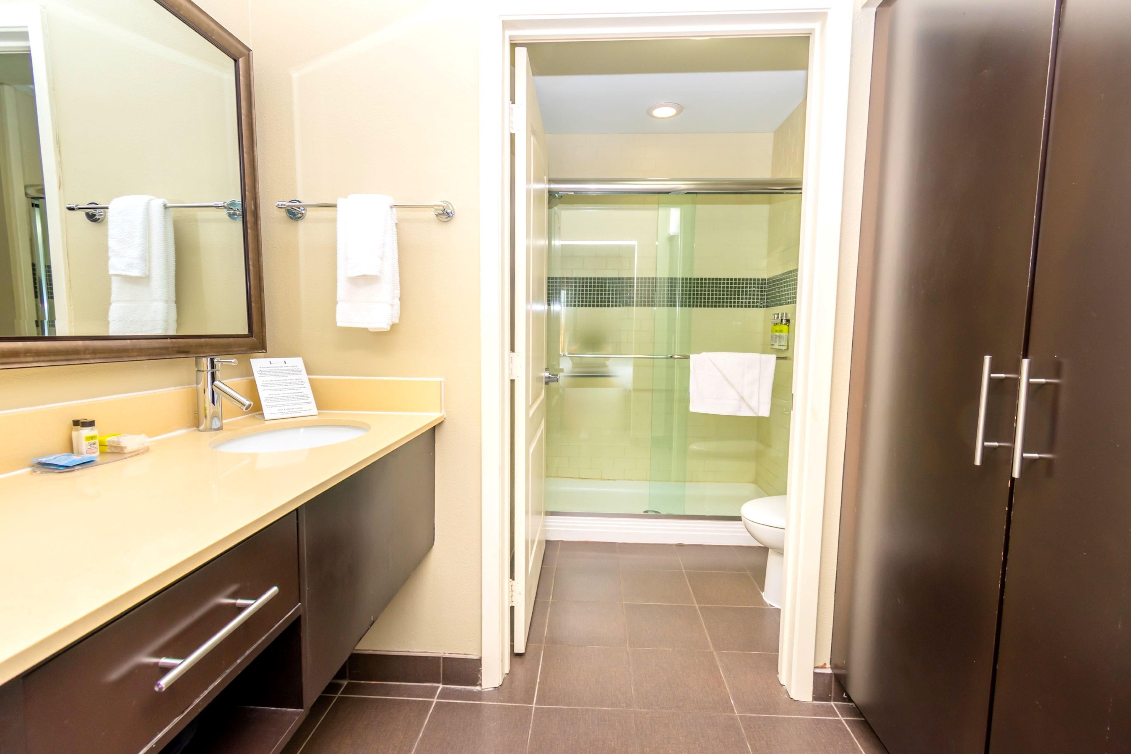 Staybridge - Iah Airport By Ihg Hotel 3*