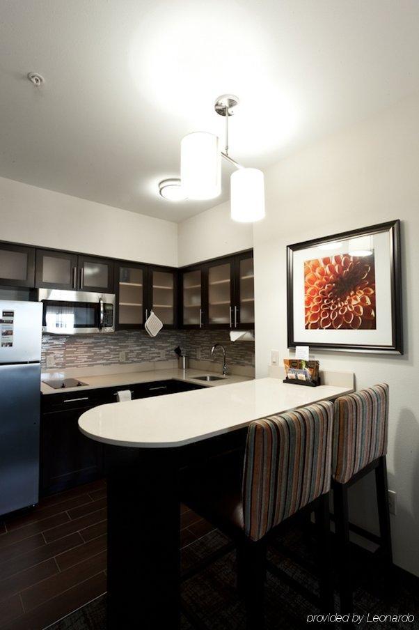 Staybridge - Iah Airport By Ihg Hotel Aldine