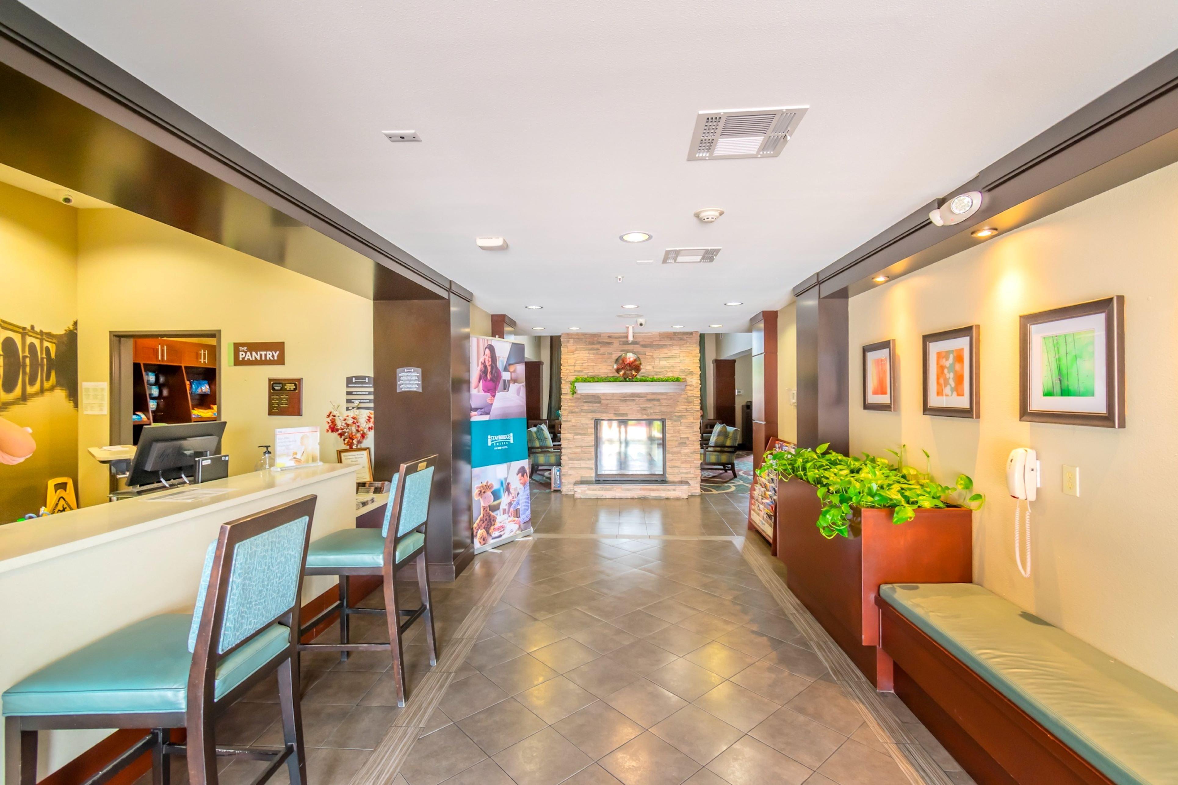 Staybridge Houston - Iah Airport By Ihg Hotel 3*